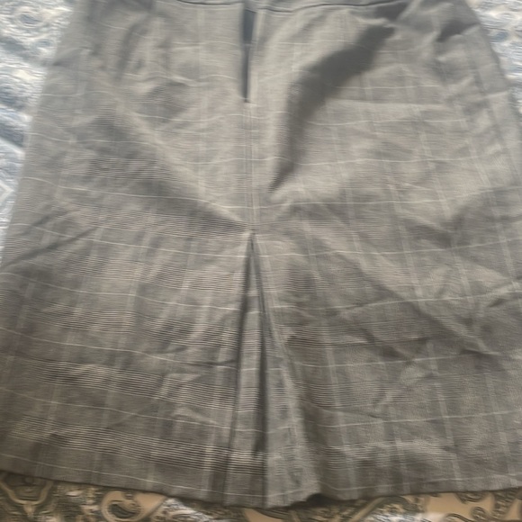 grey work skirt with black and light blue stripes - Picture 3 of 4